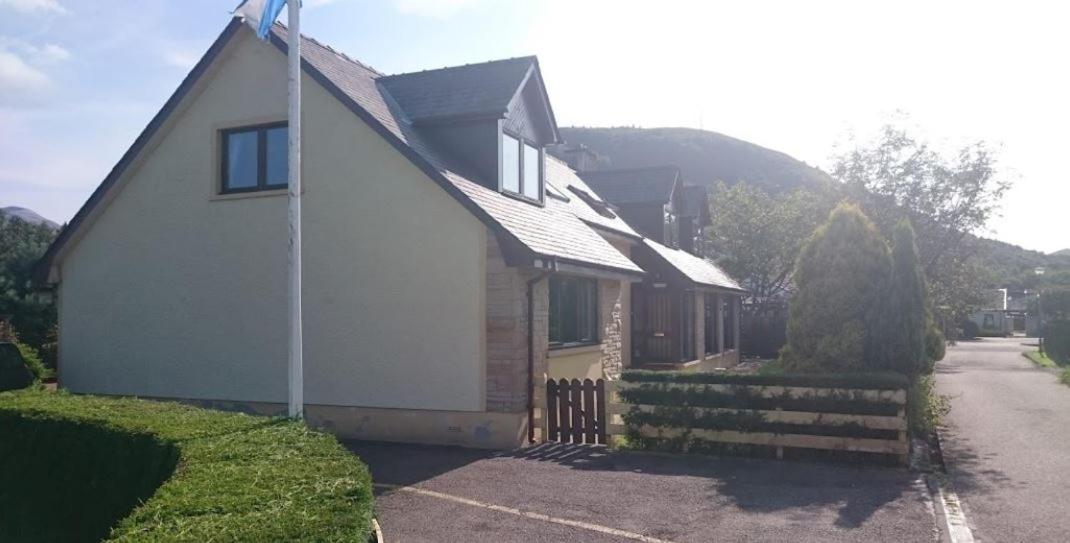 Hotel Braemar House à Fort William Extérieur photo
